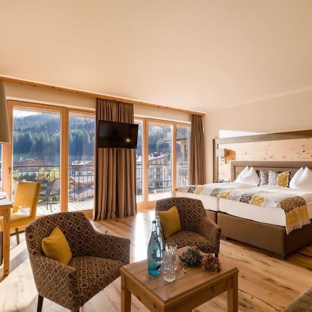 Hotel Zentral ****Superior Kirchberg in Tirol Exteriör bild