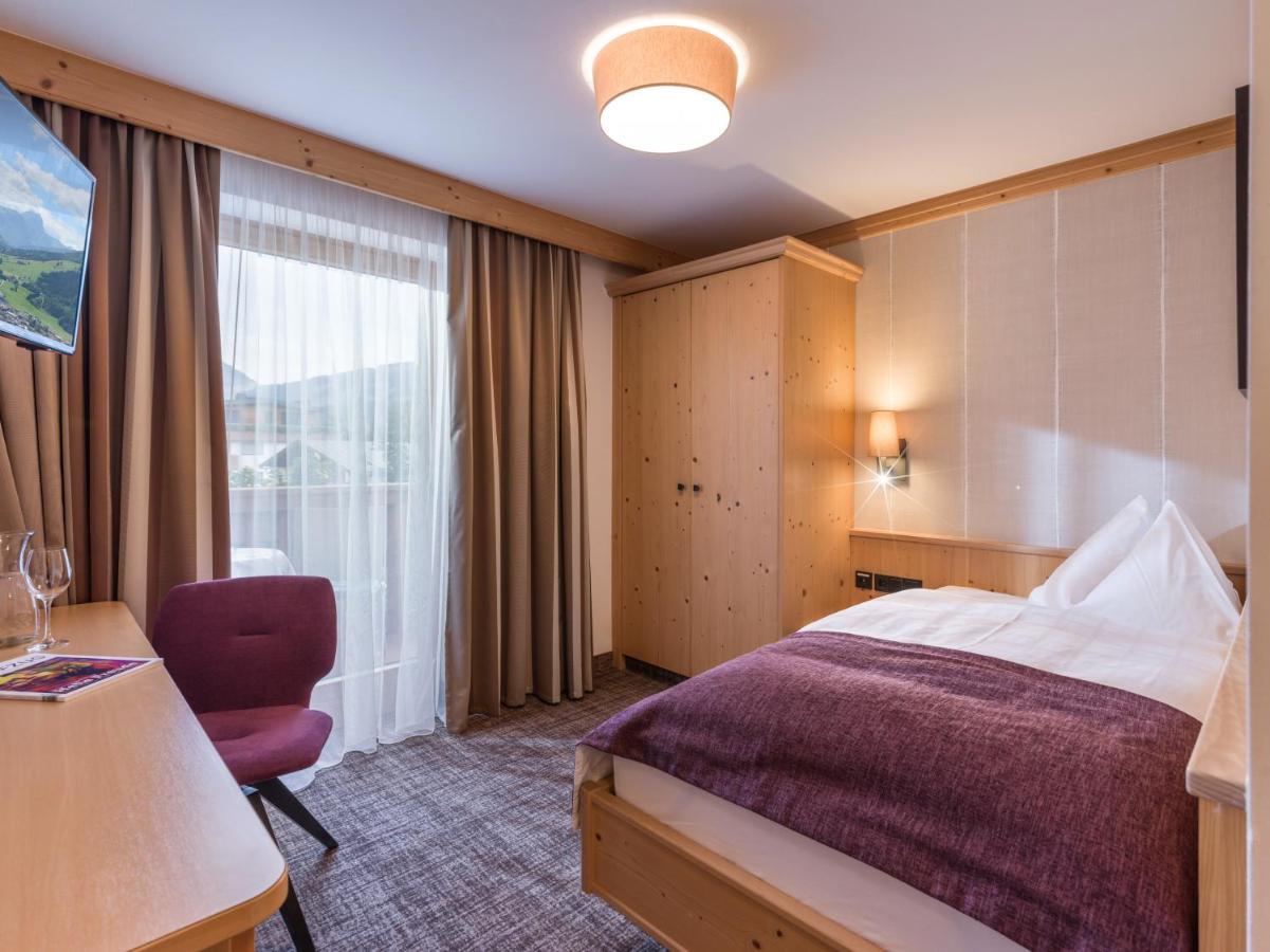 Hotel Zentral ****Superior Kirchberg in Tirol Exteriör bild