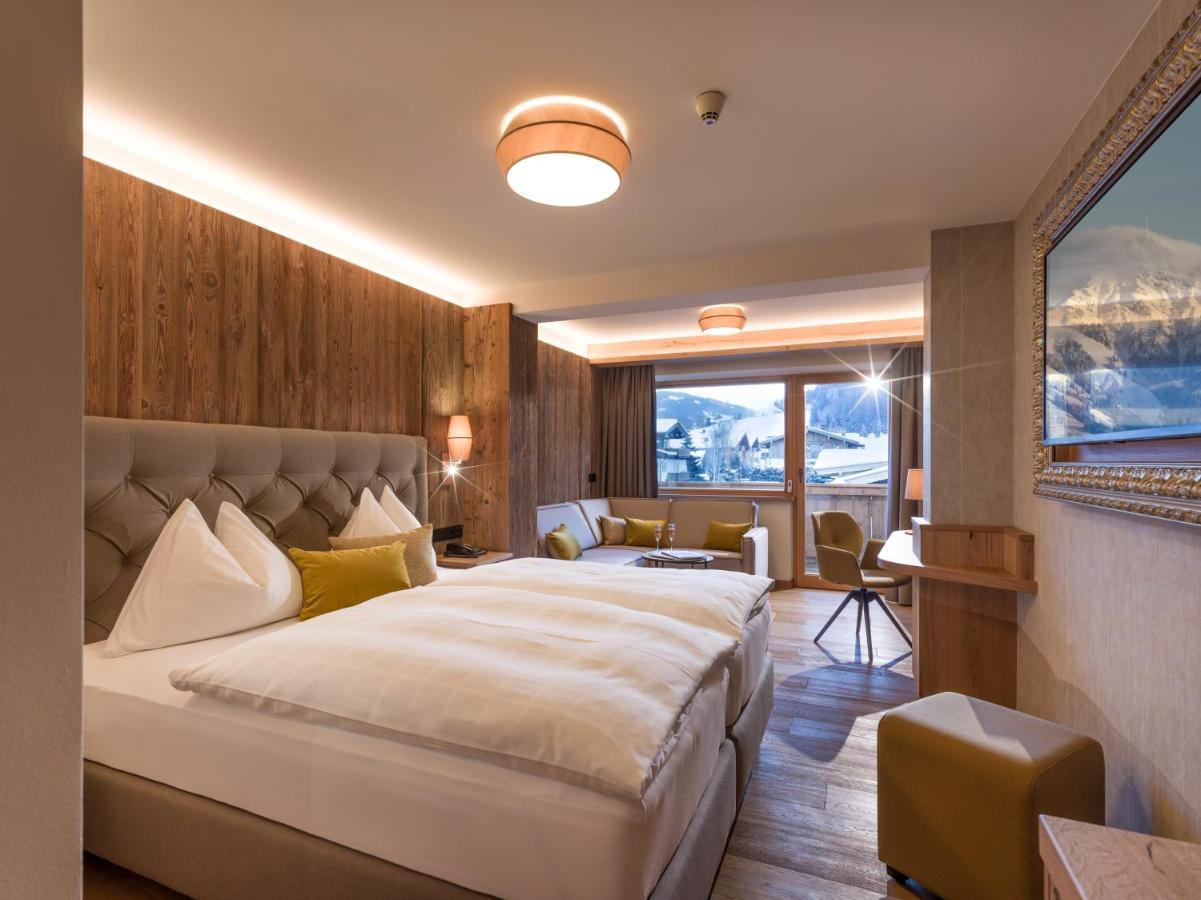 Hotel Zentral ****Superior Kirchberg in Tirol Exteriör bild