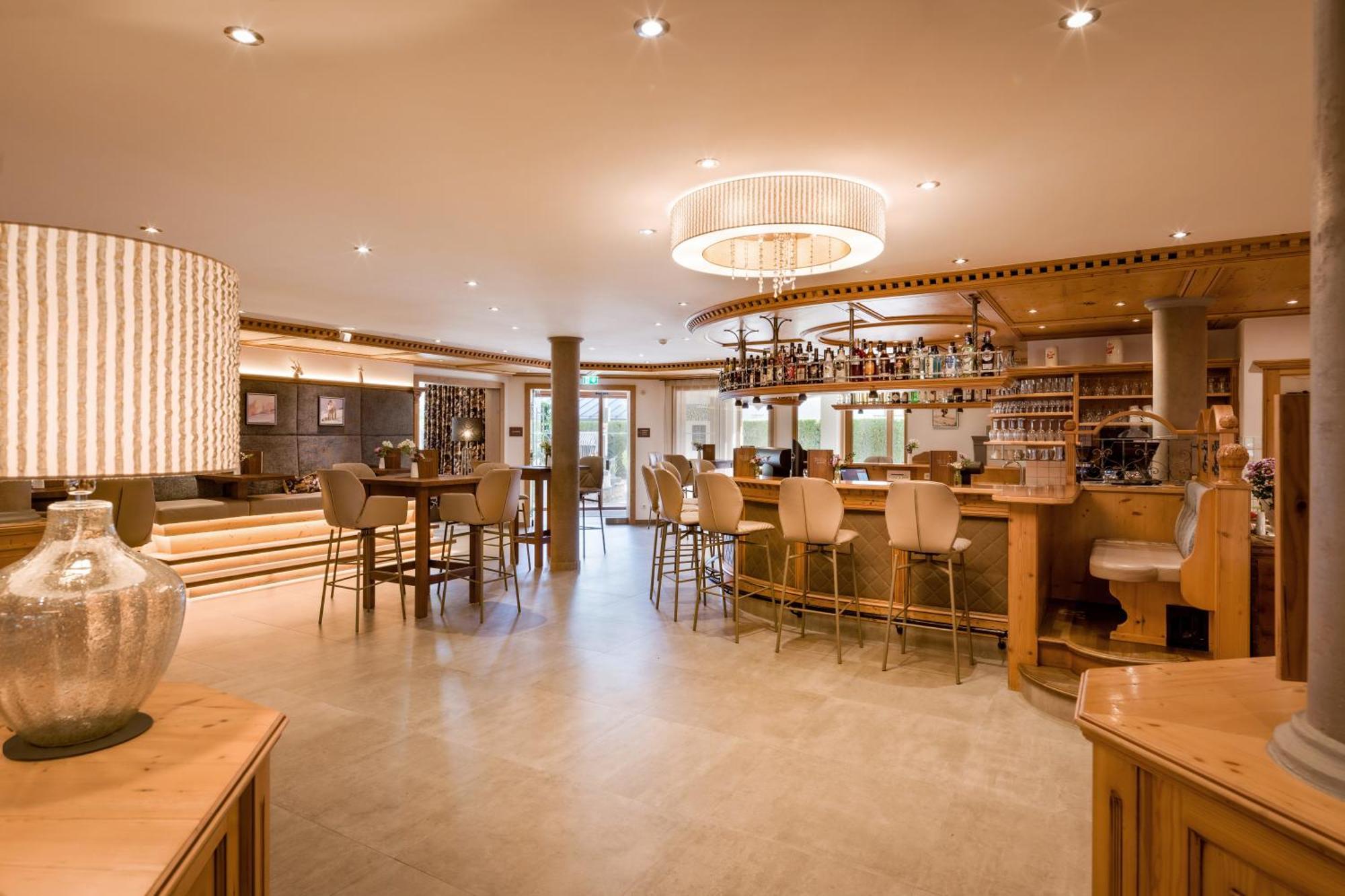Hotel Zentral ****Superior Kirchberg in Tirol Exteriör bild
