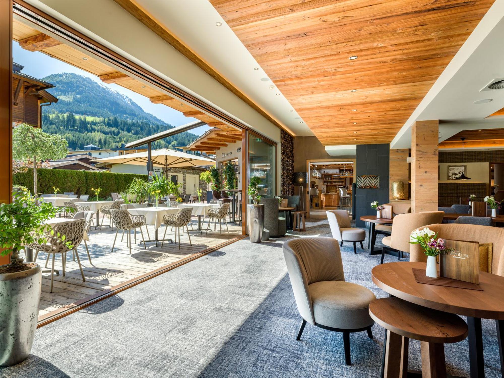 Hotel Zentral ****Superior Kirchberg in Tirol Exteriör bild