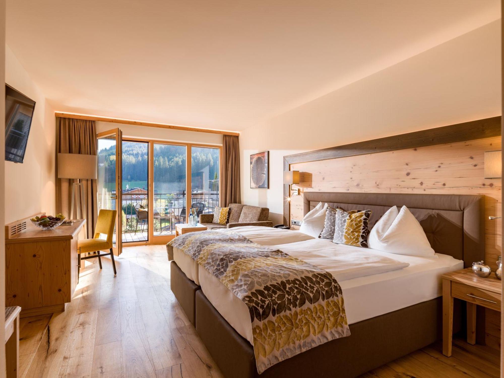 Hotel Zentral ****Superior Kirchberg in Tirol Exteriör bild