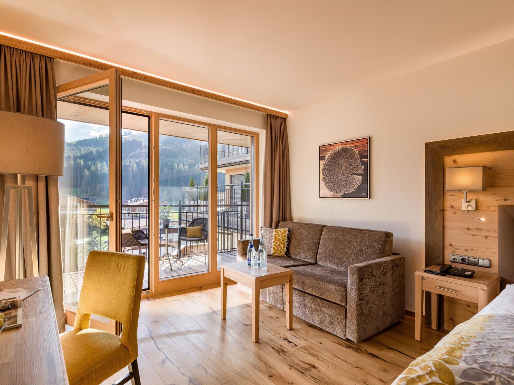 Hotel Zentral ****Superior Kirchberg in Tirol Exteriör bild