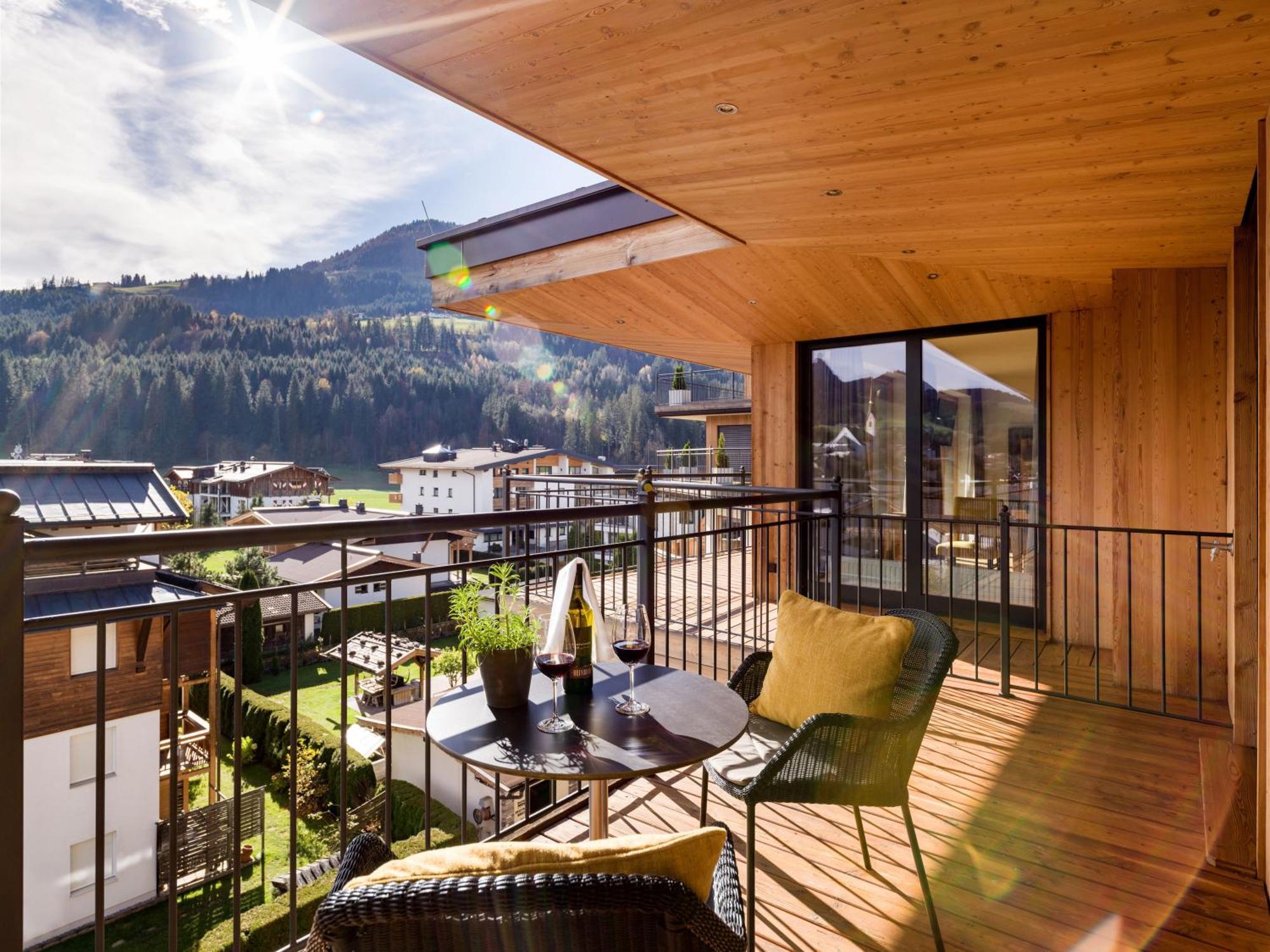 Hotel Zentral ****Superior Kirchberg in Tirol Exteriör bild