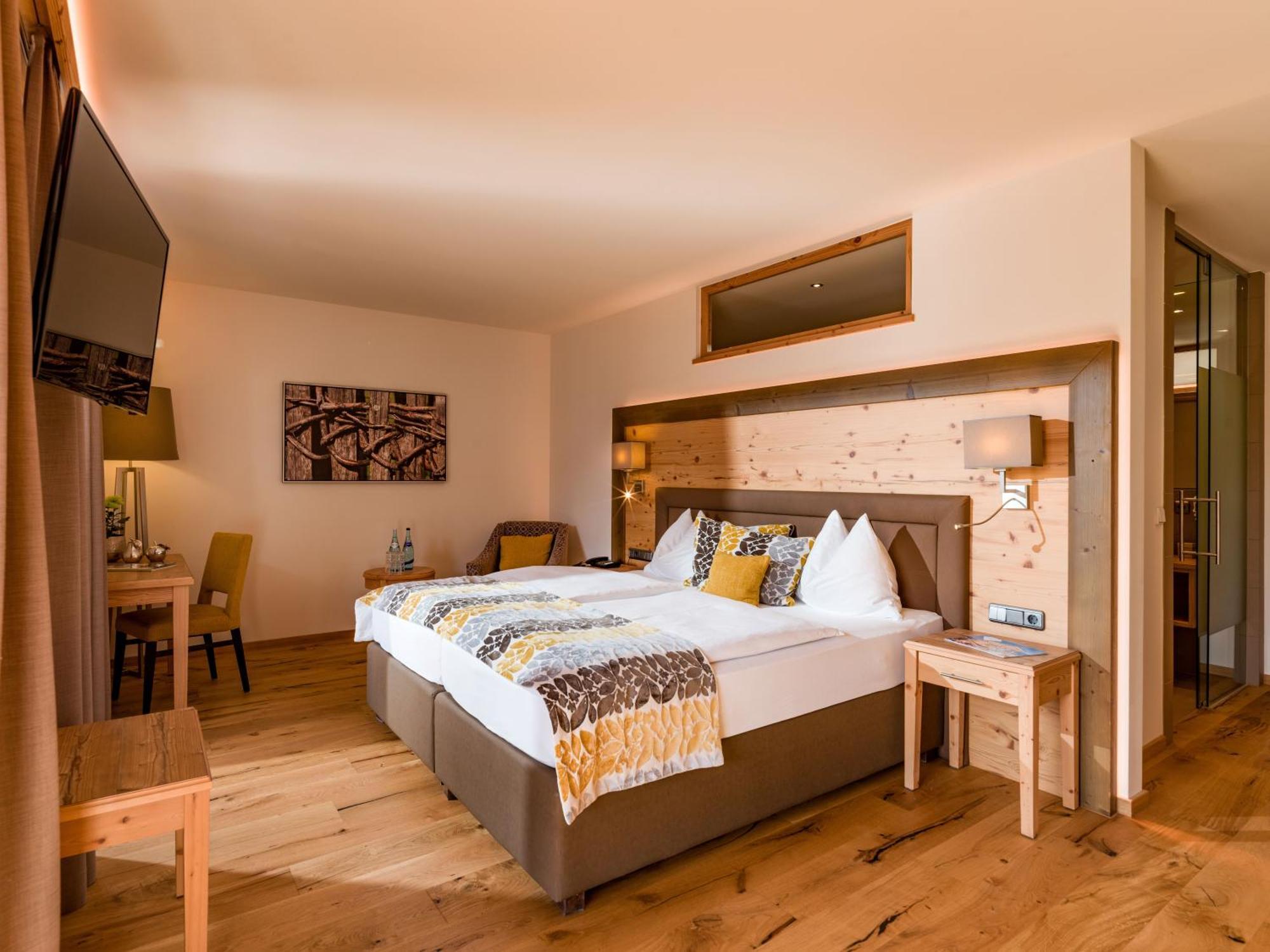 Hotel Zentral ****Superior Kirchberg in Tirol Exteriör bild