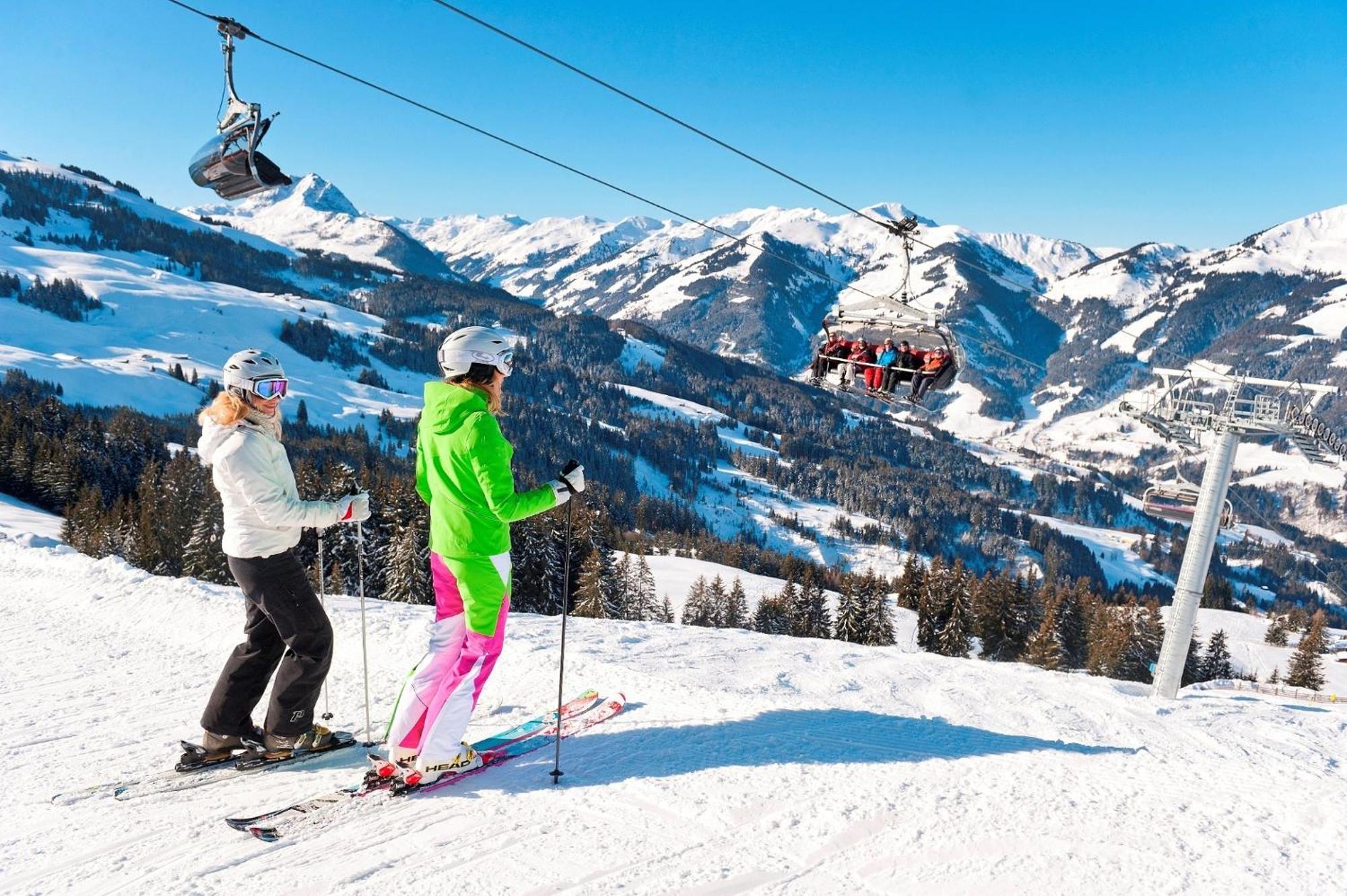 Hotel Zentral ****Superior Kirchberg in Tirol Exteriör bild