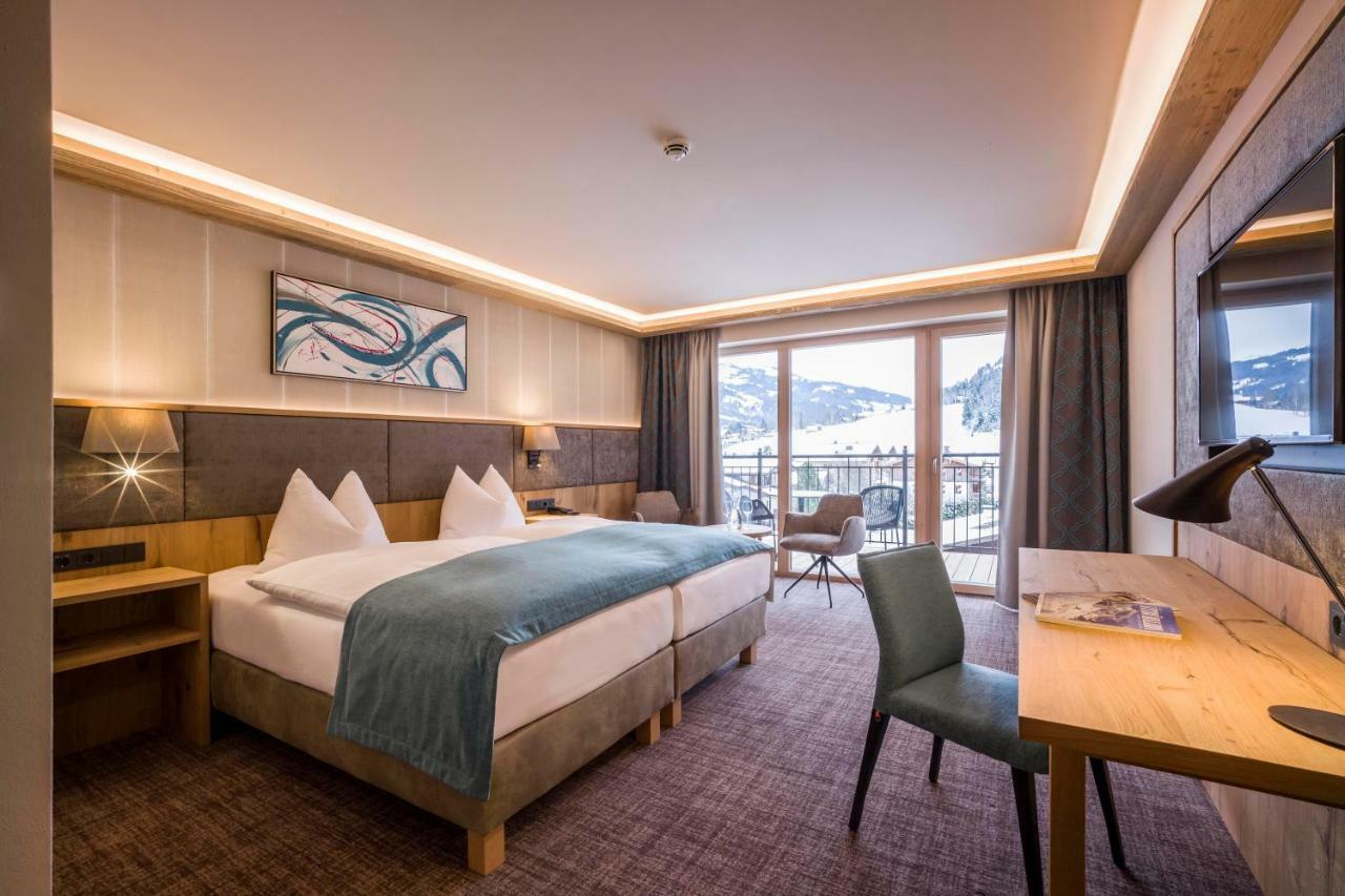 Hotel Zentral ****Superior Kirchberg in Tirol Exteriör bild
